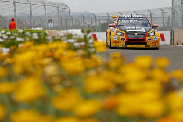 WTCC - CORONEL PARÁDÉZOTT AZ FP2-N, MICHELISZ A 4., FICZA 17.