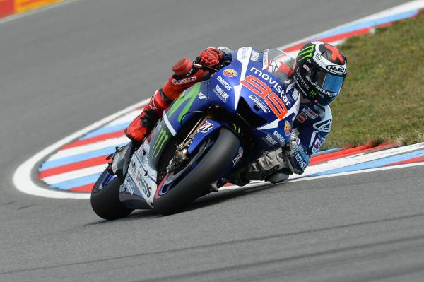 MOTOGP - LORENZO DOMINÁLT BRNO-BAN, ÉS LETASZÍTOTTA ROSSIT A PONTTABELLA ÉLÉRŐL