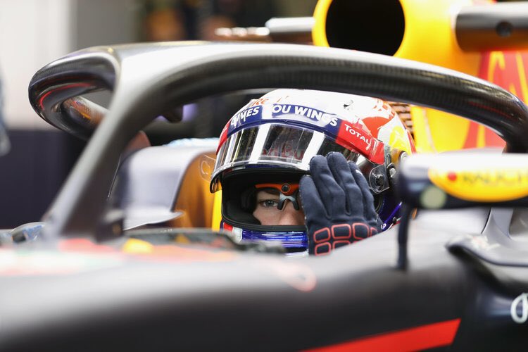 F1 - GASLY-T MEGLEPTE A HALO