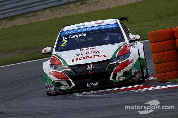 WTCC - TARQUINIÉ A NULLADIK EDZÉS KÍNÁBAN, MICHELISZ 2.