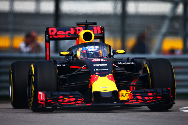 daniel_ricciardo_f1_grand_prix_russia_practice_u0gsfyyc1ill.jpg