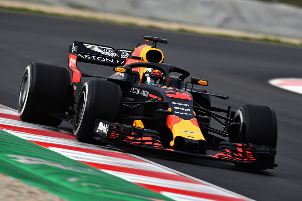 F1 - RICCIARDO-ELSŐSÉGGEL, MŰKÖDŐ HONDA-MOTORRAL, ALONSO-PECHHEL INDULT A BARCELONAI TESZT