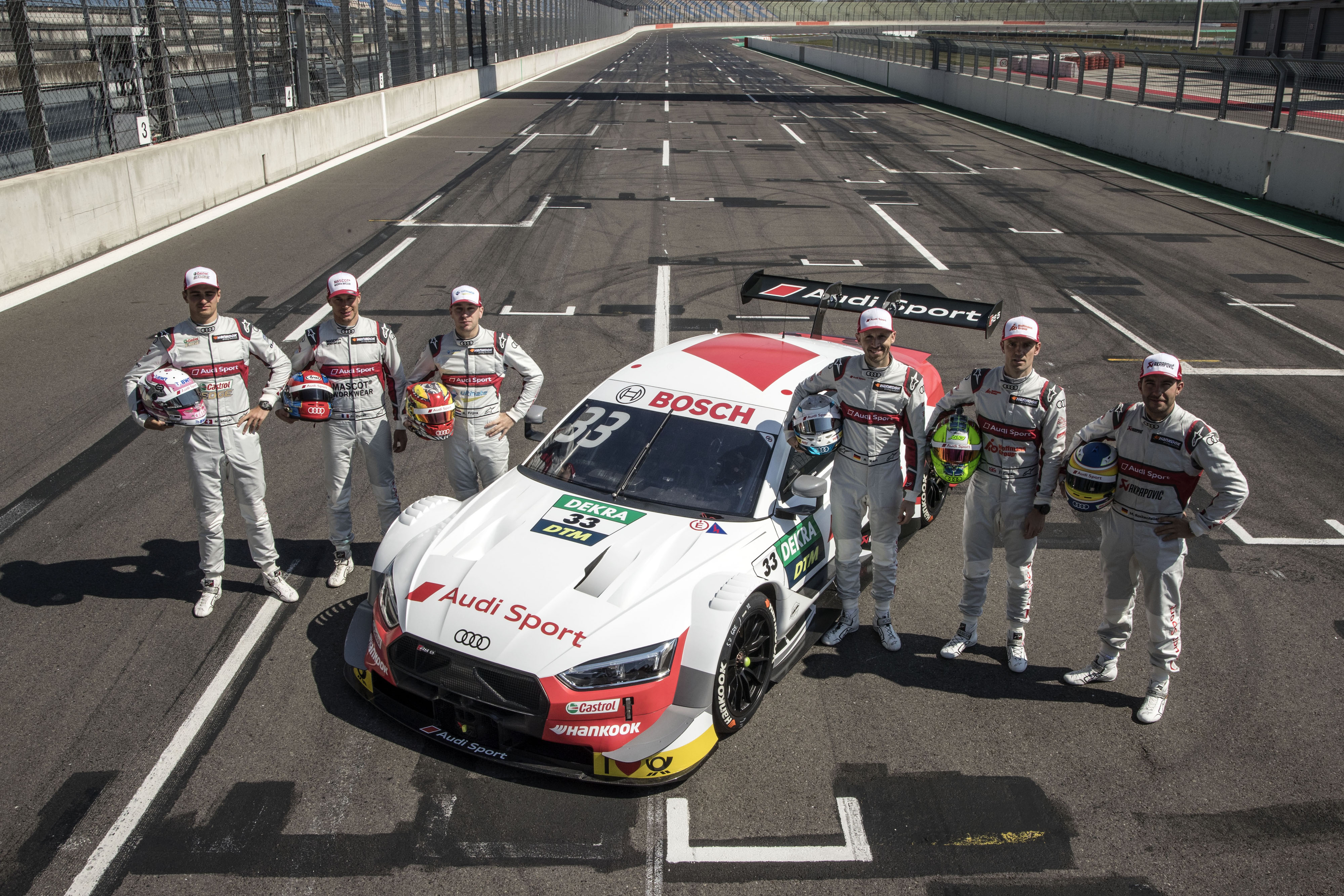 AUDI<br />• Audi Sport Team Abt Sportsline: Robin Frijns (#4, holland), Nico Müller (#51, svájci)<br />• Audi Sport Team Phoenix: Loïc Duval (#28, francia), Mike Rockenfeller (#99, német)<br />• Audi Sport Team Rosberg: René Rast (#33, német), Jamie Green (#53, brit)<br />• Team WRT: Pietro Fittipaldi (#21, brazil), Jonathan Aberdein (#27, dél-afrikai)