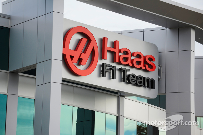 f1-a-visit-with-gene-haas-haas-f1-team-2014-the-haas-f1-team-headquarters-in-kannapolis-n_2.jpg