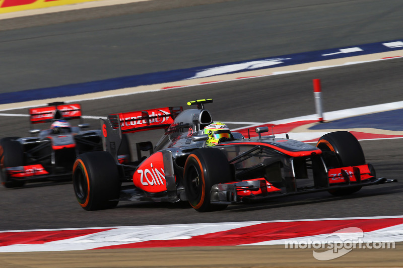 f1-bahrain-gp-2013-sergio-perez-mclaren-mp4-28-leads-team-mate-jenson-button-mclaren-mp4-2.jpg