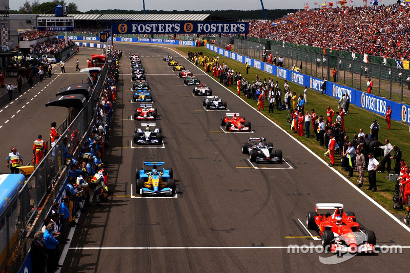 f1-british-gp-2003-the-starting-grid-drivers-get-ready-for-the-pace-lap.jpg