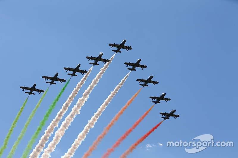 f1-italian-gp-2015-italian-air-force-display.jpg