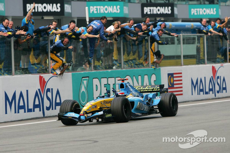 f1-malaysian-gp-2005-race-winner-fernando-alonso-celebrates.jpg