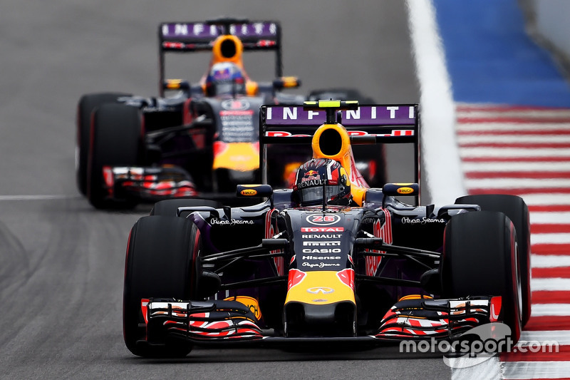 F1 - A RED BULL ÁLLANDÓ VERSENYZŐINEK AD LEHETŐSÉGET A PIRELLI TESZTEN