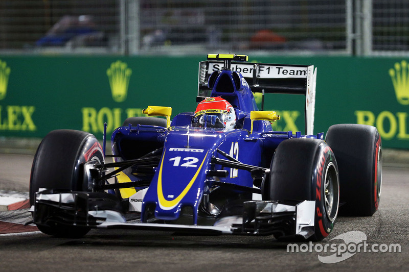 f1-singapore-gp-2015-felipe-nasr-sauber-c34.jpg