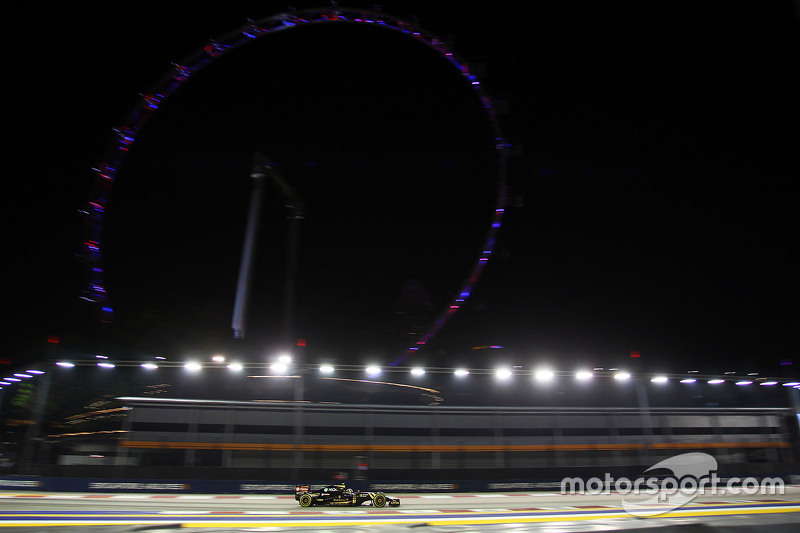 f1-singapore-gp-2015-pastor-maldonado-lotus-f1-e23_2.jpg