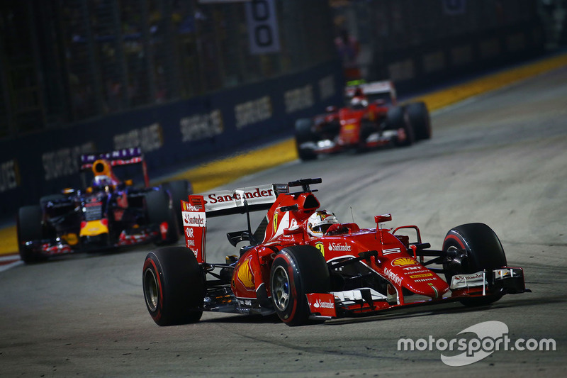 f1-singapore-gp-2015-sebastian-vettel-ferrari-sf15-t_2_1.jpg