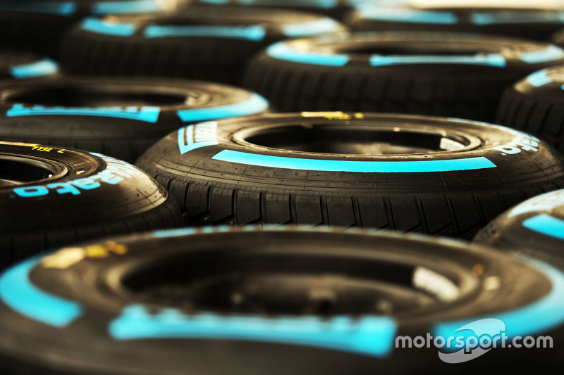 f1-united-states-gp-2015-wet-pirelli-tyres.jpg
