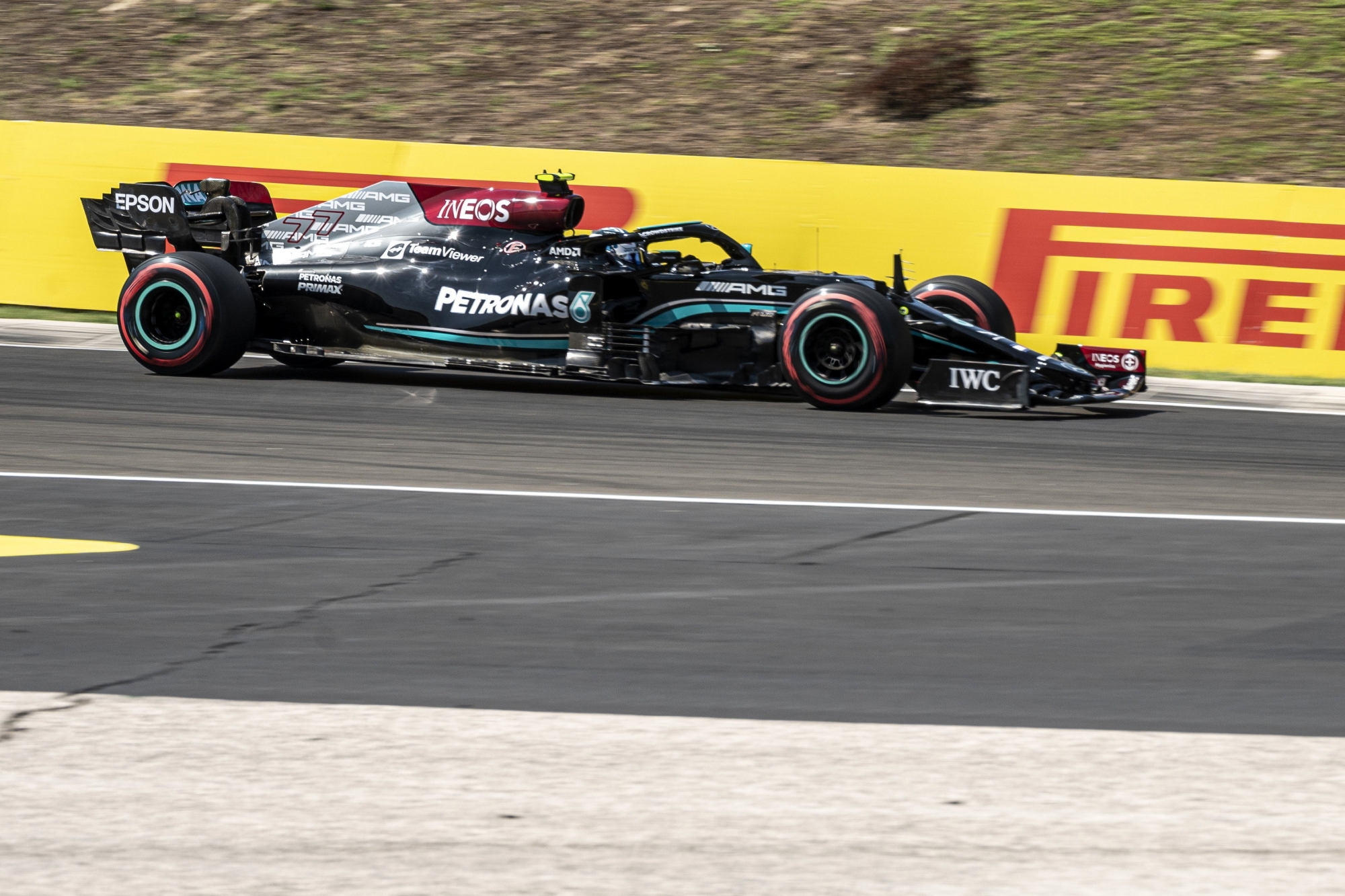 F1: Átugrották Verstappent a Mercedesek a második edzésen
