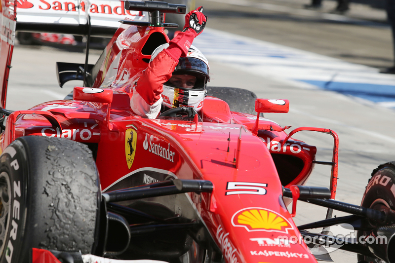 f1hungarian-gp2015racewinnersebastianvettelferrarisf15tcelebratesinparcferme.jpg