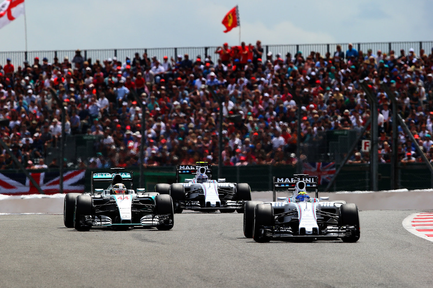 felipe-massa-leads-the-start-of-the-2015-british-grand-prix.jpg