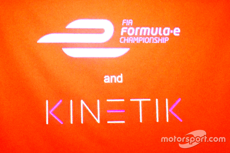 formula-e-roborace-announcement-2015-roborace-announcement-with-kinetic-and-formula-e.jpg