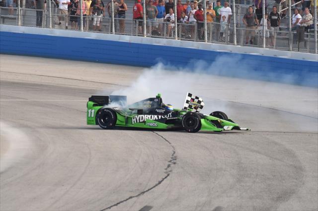 INDYCAR - BOURDAIS A 11. HELYRŐL NYERT WISCONSINBAN! MONTOYA NEGYEDIK LETT, ÉS NÖVELTE ELŐNYÉT AZ ÖSSZETETTBEN!