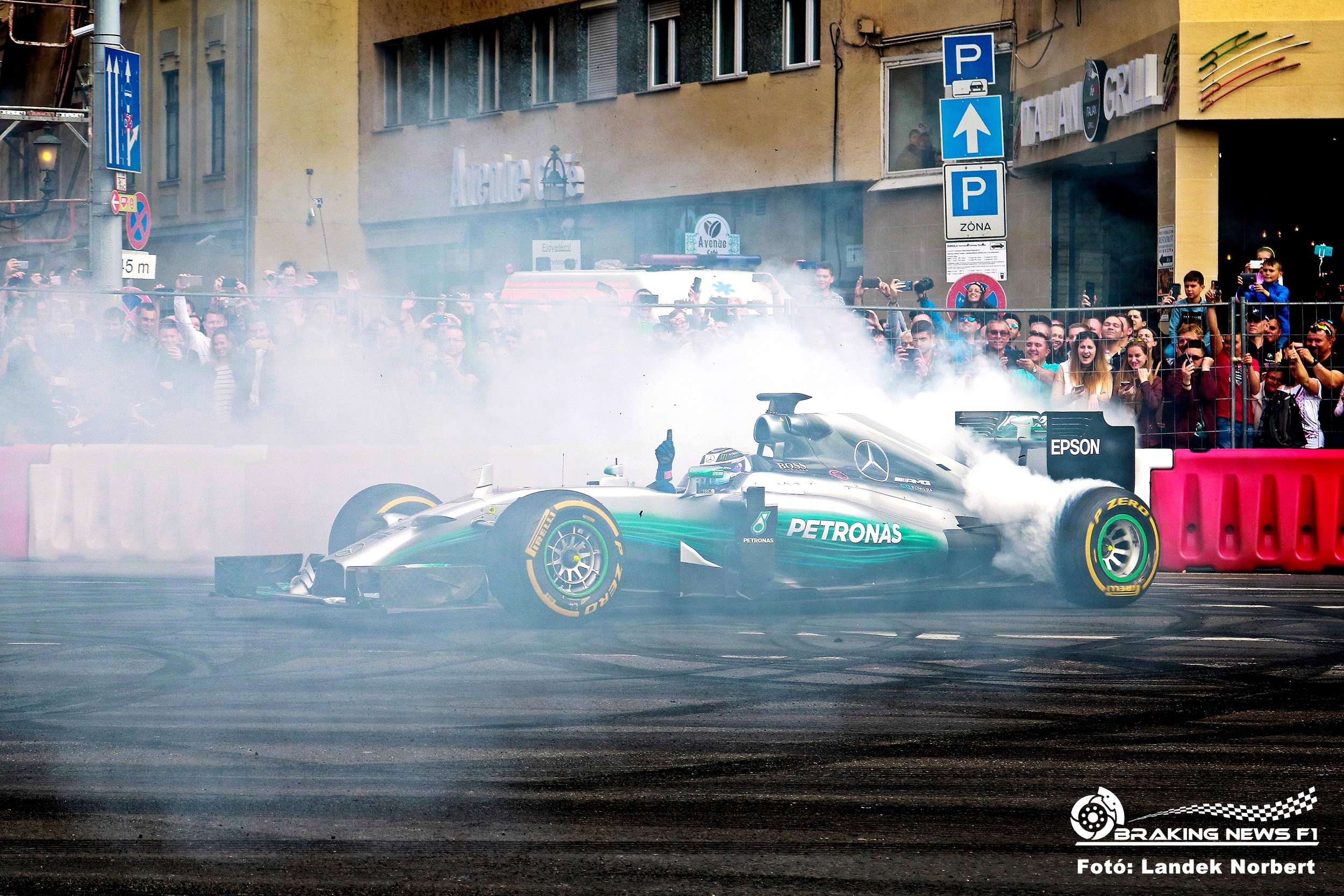 NAGY FUTAM - BUDAPEST SZÍVÉBEN SZÁGULDOZOTT BOTTAS ÉS RICCIARDO