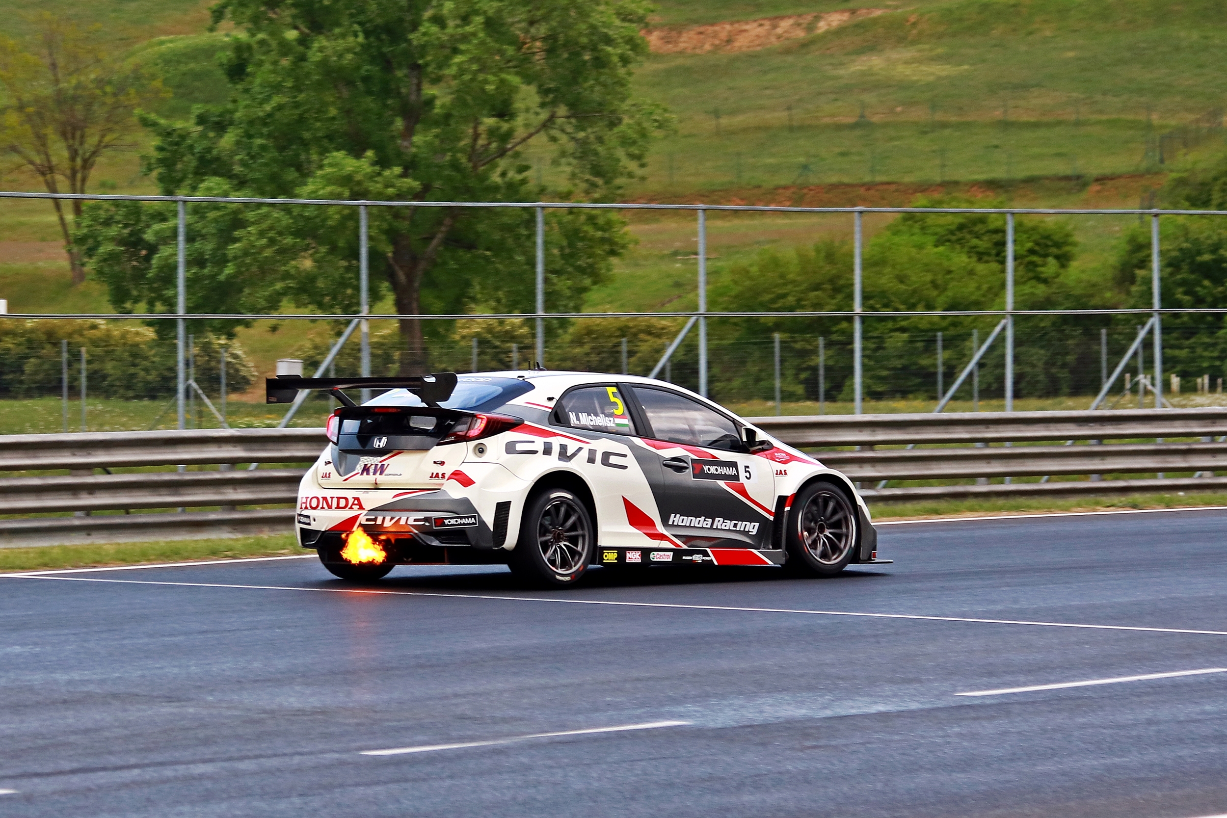 WTCC - LOPEZ-POLE ÉS HONDA-GYŐZELEM A MAC 3-ON A HUNGARORINGEN! MICHELISZ HATODIK LETT, FICZA 17.