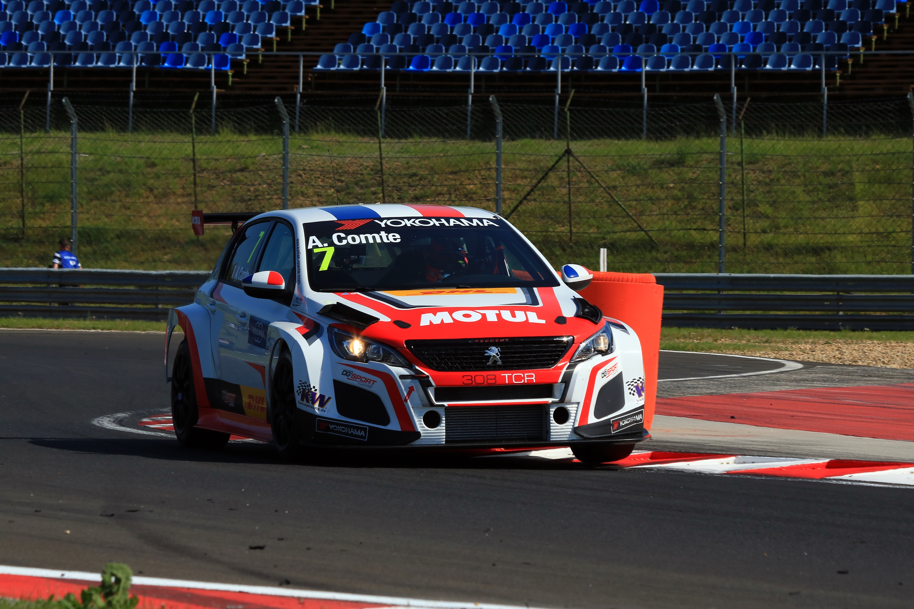 WTCR - NEM LESZ 2019-BEN GYÁRI TÁMOGATÁSÚ PEUGEOT-CSAPAT