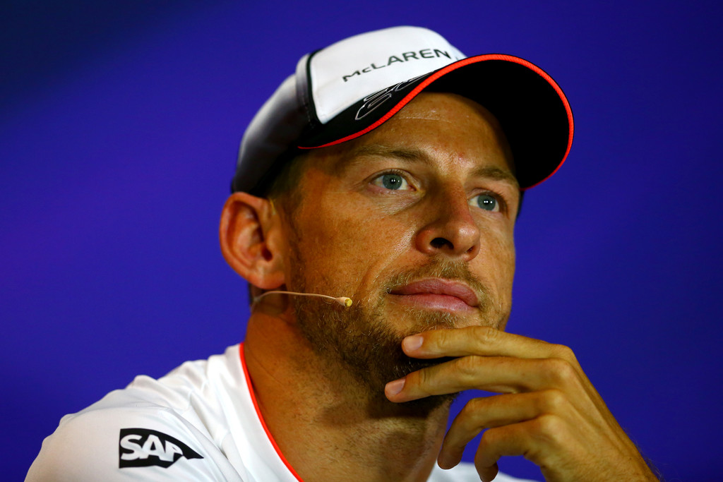 F1 - HIVATALOS: BUTTON IS VISSZAVONUL ÉV VÉGÉN!