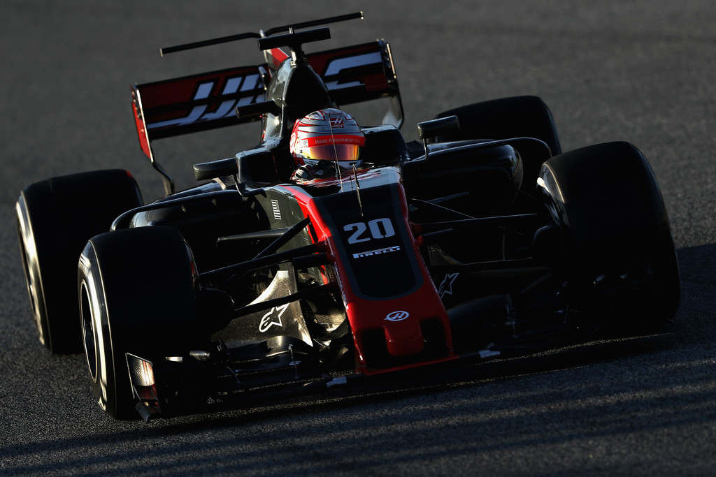 kevin_magnussen_f1_winter_testing_barcelona_ezrrnbus1jex.jpg