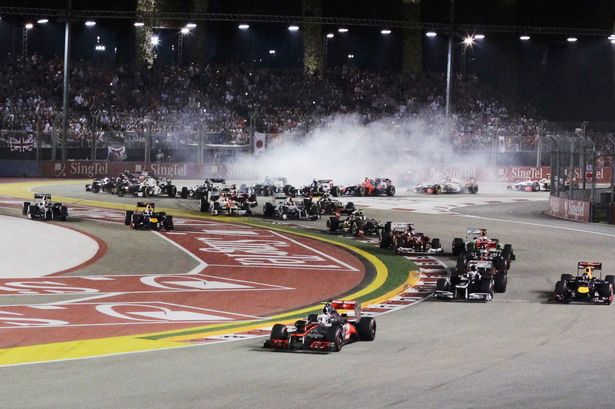 lewis_hamilton_leads_the_pack_during_the_singapore_f1_grand_prix_at_the_marina_bay_street_circuit_in_singapore.jpg