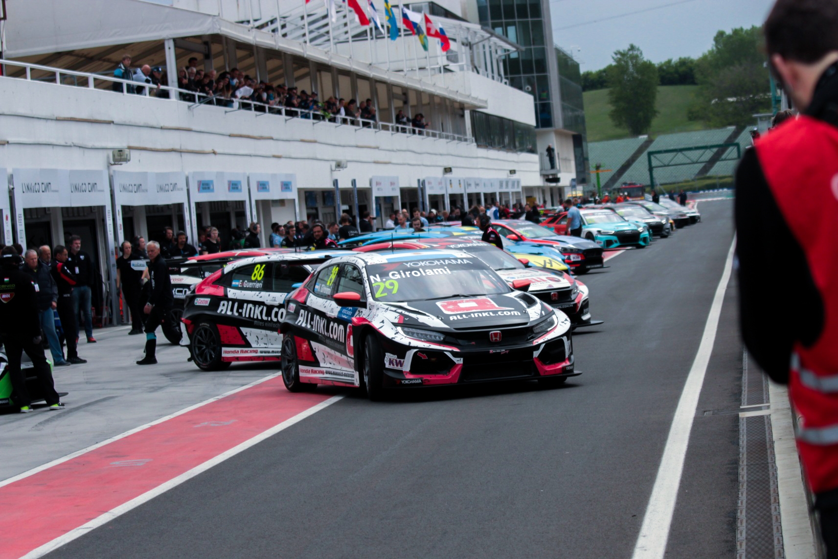 WTCR - GIROLAMI ELŐSZÖR A POLE-BAN, A MAGYAROK A MEZŐNY MÁSODIK FELÉBEN