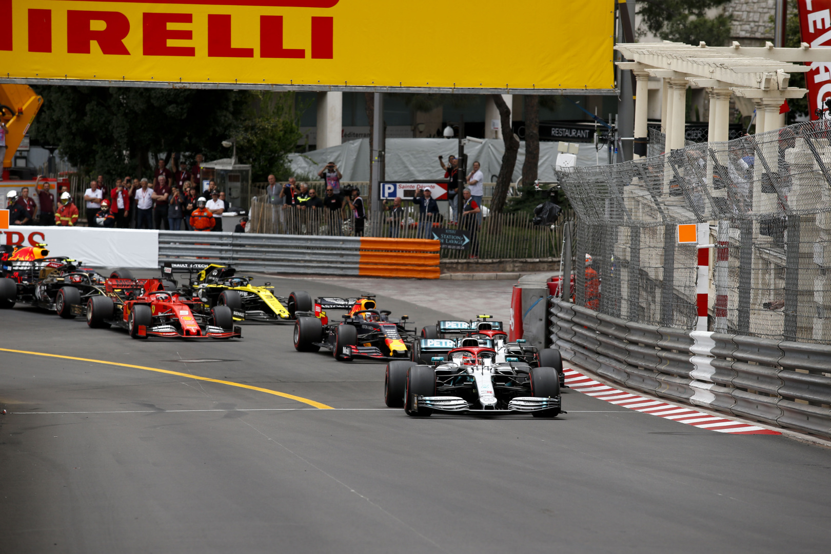 Eldőlt, hogy nézők előtt versenyez-e Monacóban az F1