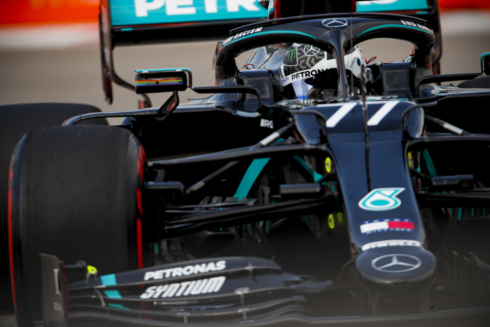 F1: Hamilton már a rajt előtt eldobta a győzelmet, Bottas nyert Szocsiban