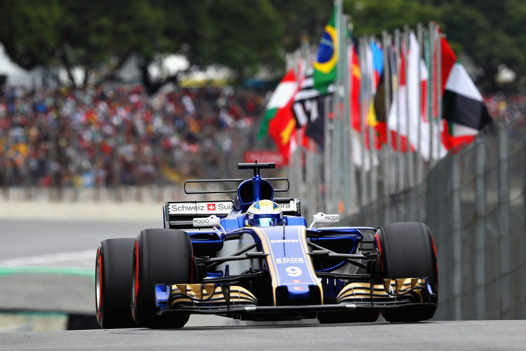 F1 - ÚJABB RAJTBÜNTETÉS, MÓDOSULT A BRAZIL NAGYDÍJ RAJTRÁCSA