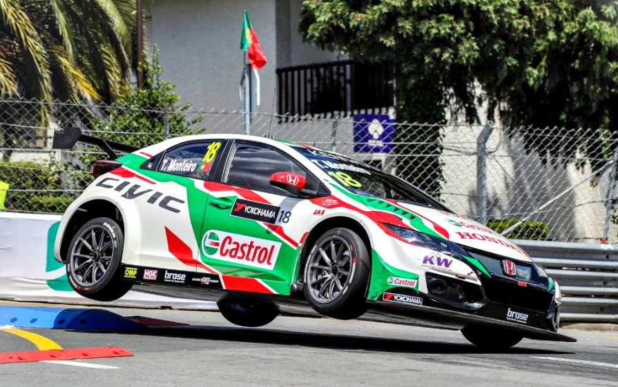 WTCC - MONTEIRO-GYŐZELEM, MICHELISZ-DOBOGÓ A MÁSODIK FUTAMON PORTUGÁLIÁBAN!