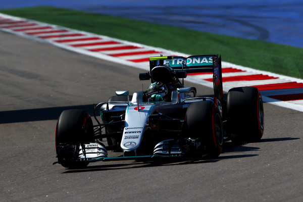 nico_rosberg_f1_grand_prix_russia_practice_40tutjreypdl.jpg