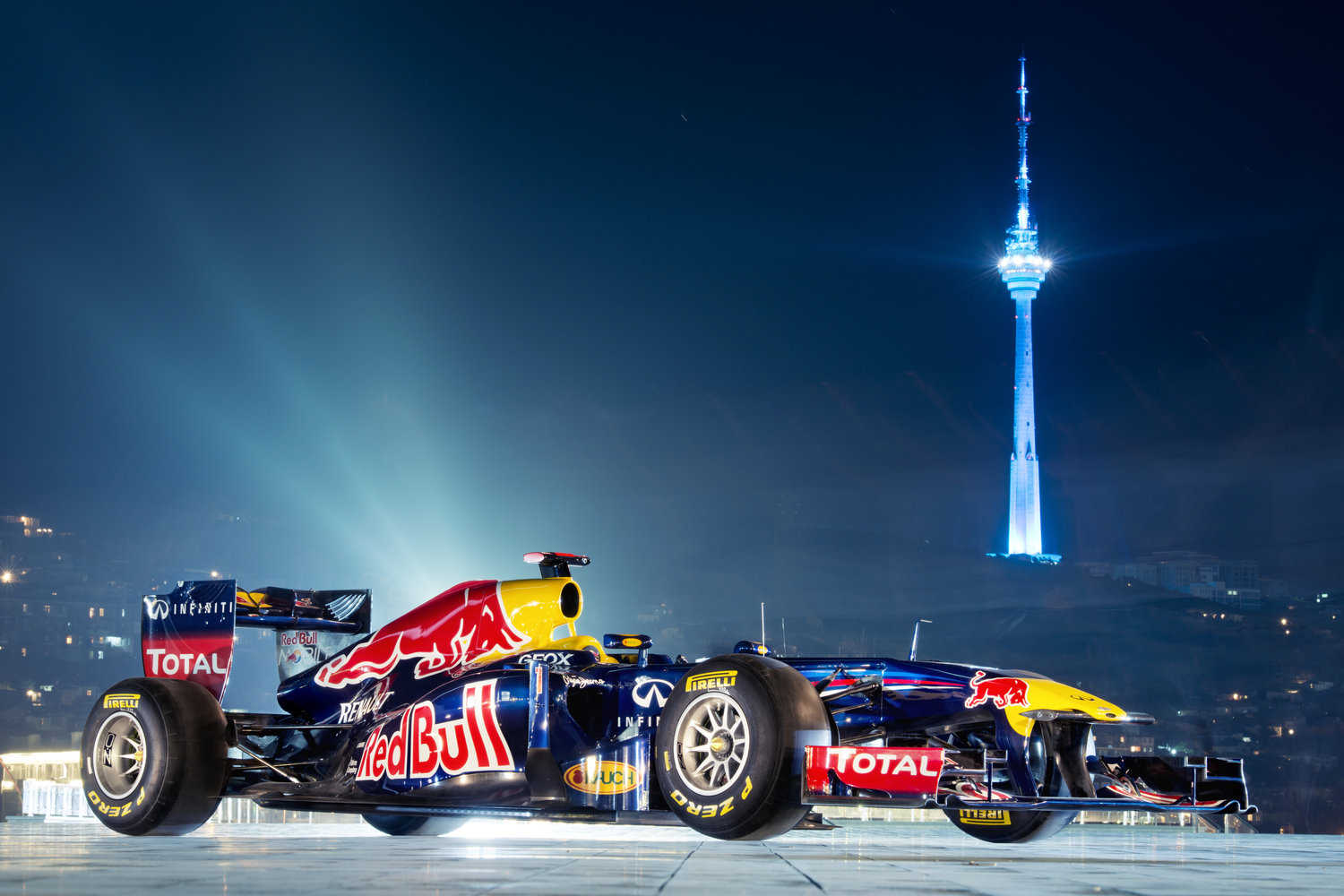 red-bull-f1-showcar-run-in-baku.jpg