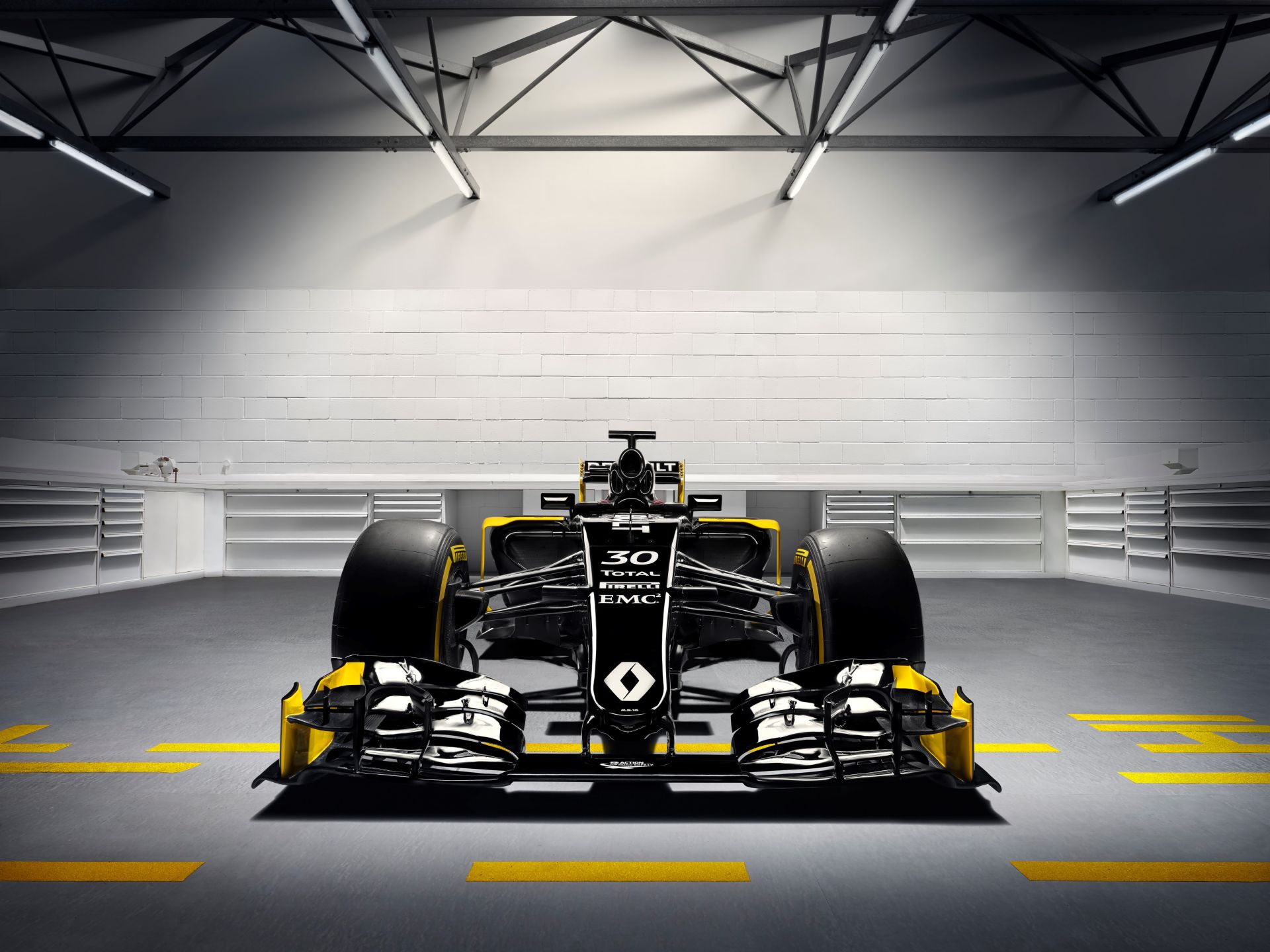 F1 - MEGÉRKEZETT A 2016-OS RENAULT!