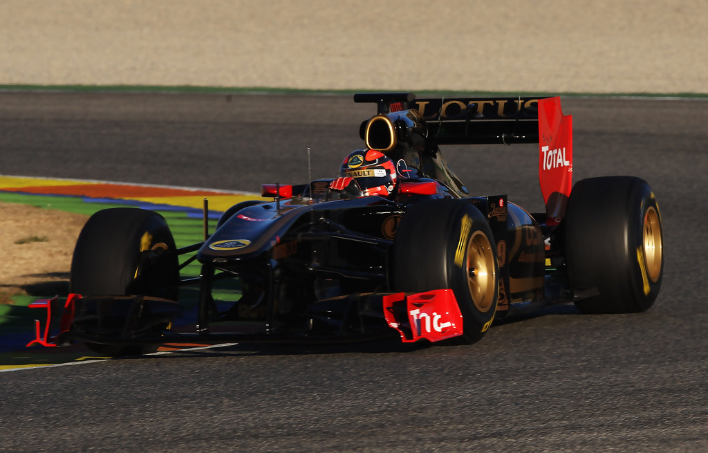 robert_kubica_f1_testing_valencia_day_three_jirwxuqaztbx_1.jpg