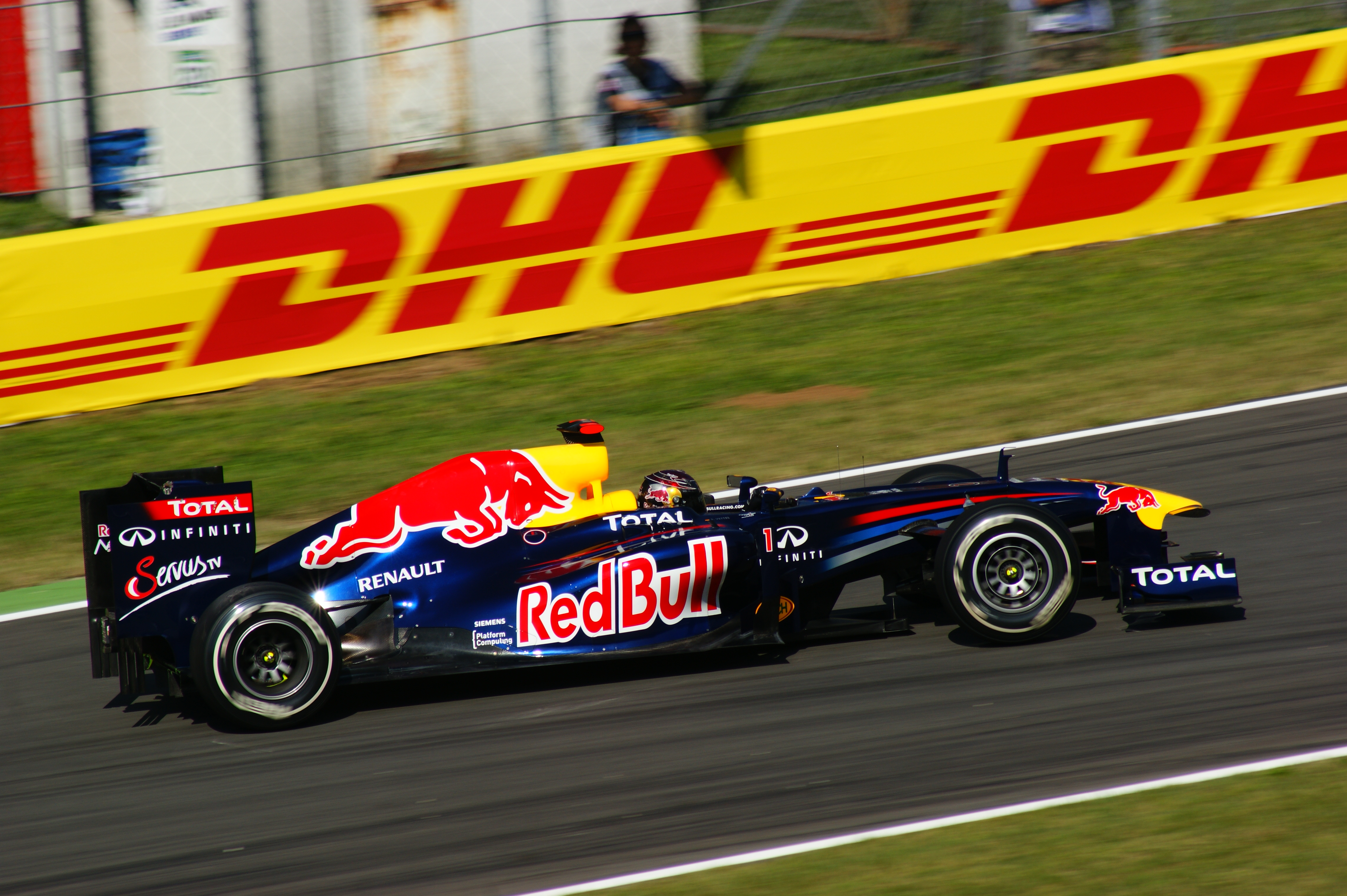 s_vettel_2_monza_2011.jpg