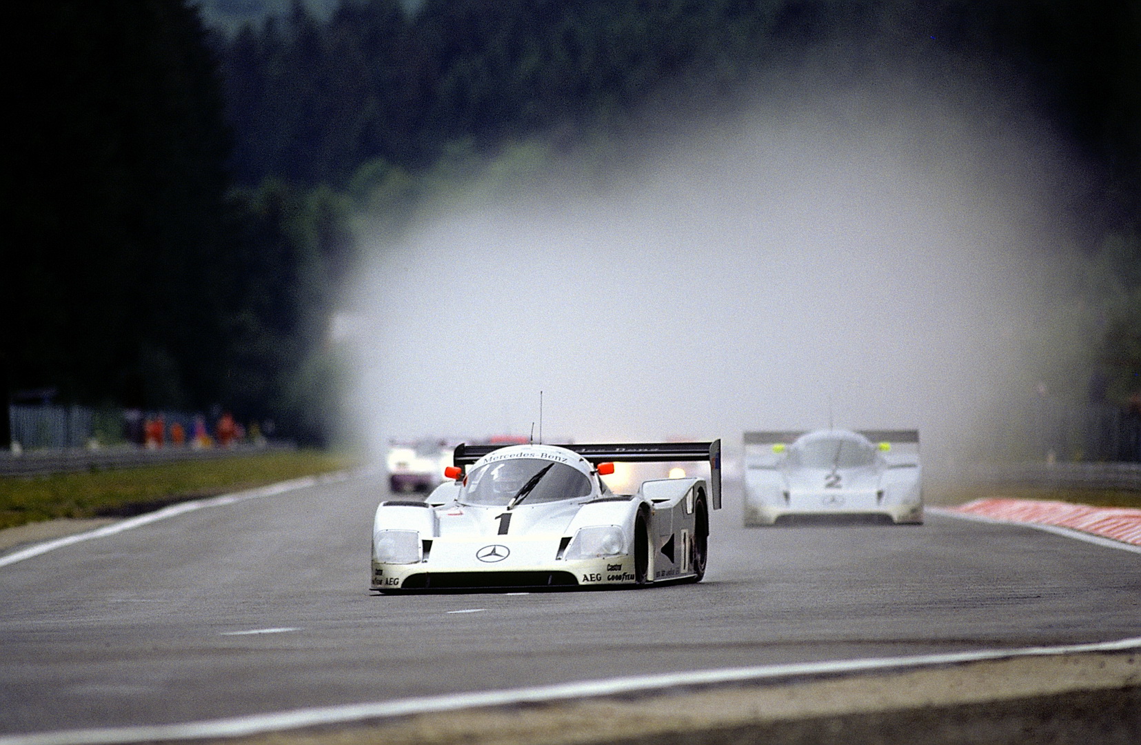 schlesser-mercedes-monza-1990-02.jpg