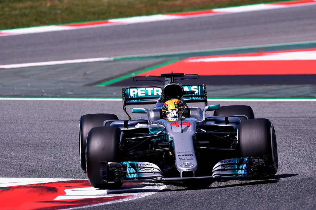 F1 - VETTEL HIBÁZOTT, HAMILTONÉ A BARCELONAI POLE!