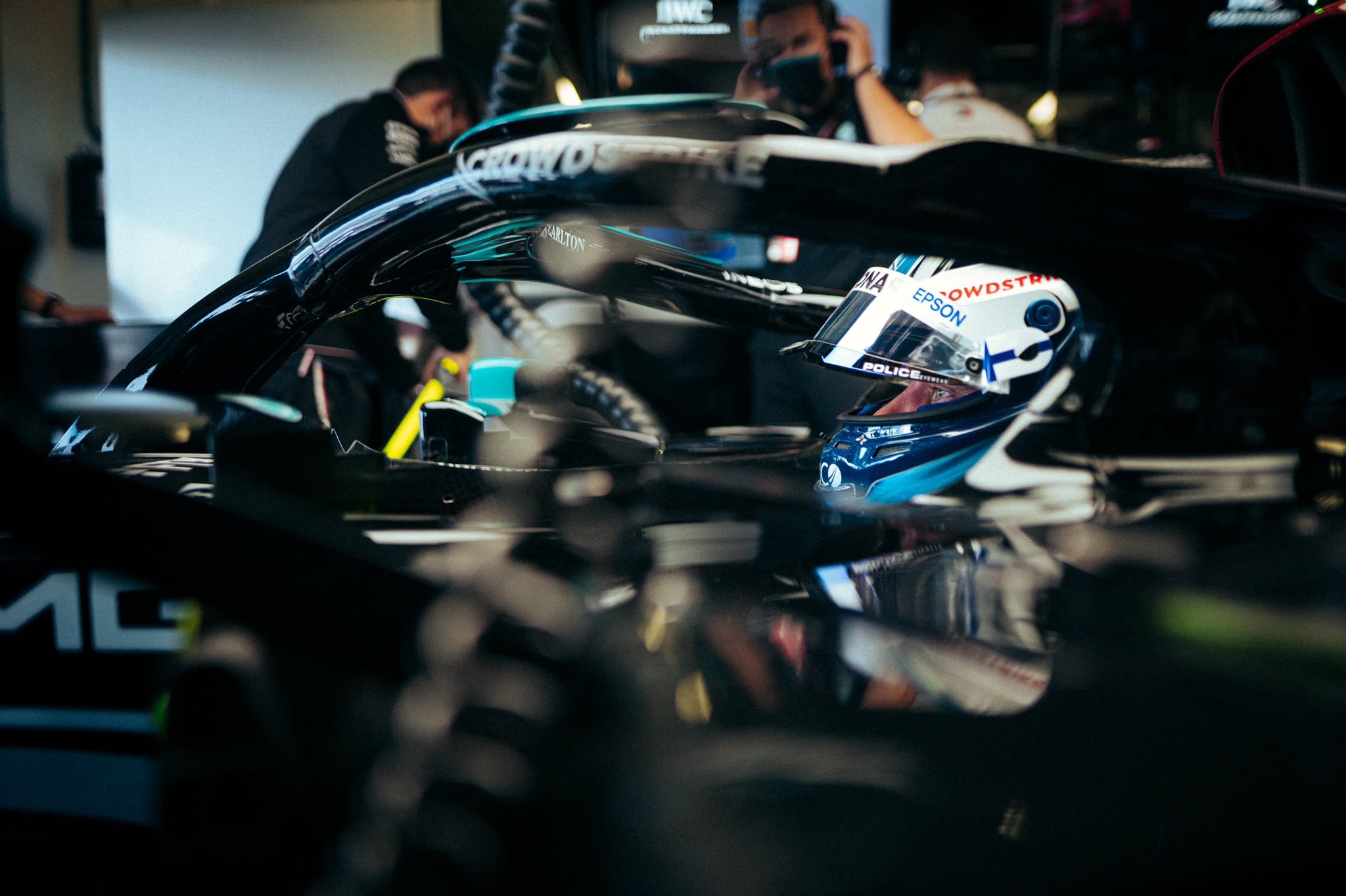 F1: Bottas a bajnokesélyeseket átugorva kezdett az élen