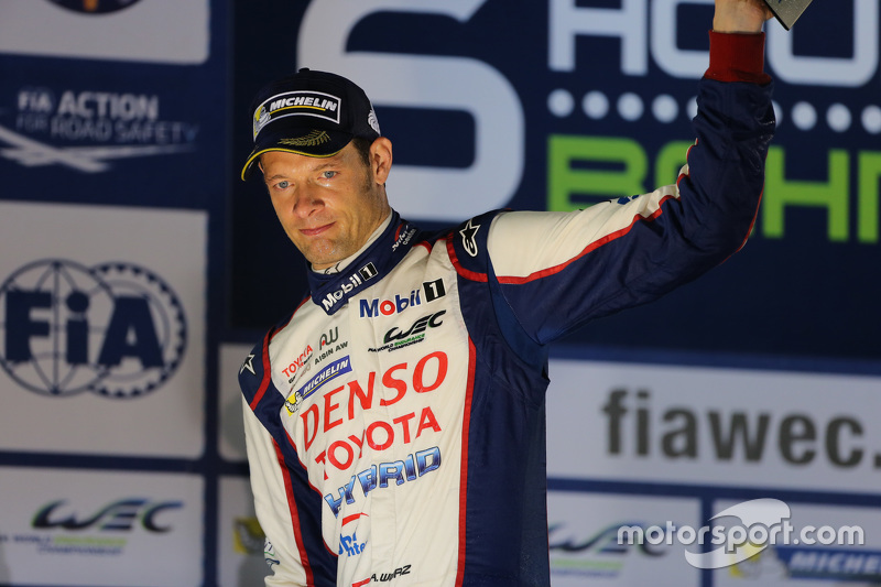 wec-bahrain-2015-alexander-wurz-toyota-racing.jpg