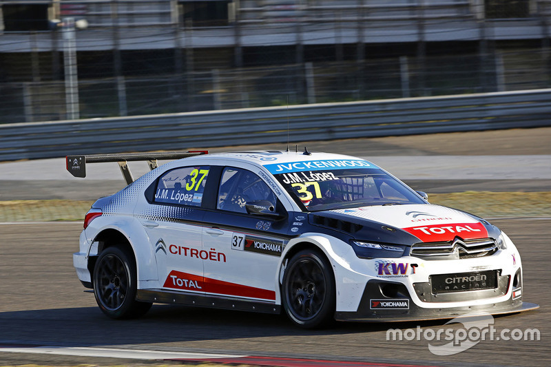 wtcc-shanghai-2015-jose-maria-lopez-citroen-c-elysee-wtcc-citroen-world-touring-car-team.jpg