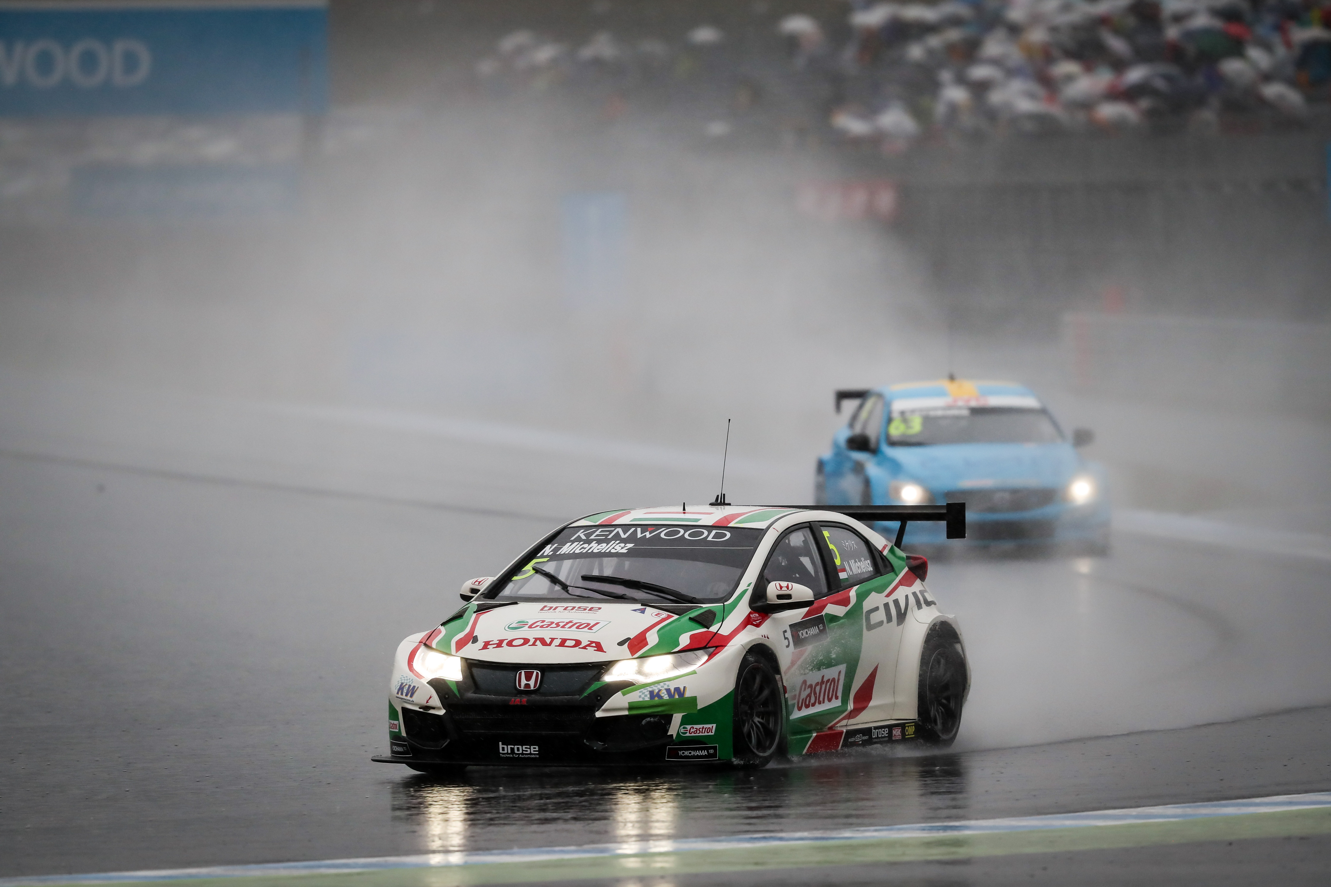 WTCC - A HONDA KÖNNYEBB LESZ A VOLVÓNÁL, A CITROËN MINIMUMSÚLYON FOG FUTNI MAKAÓN