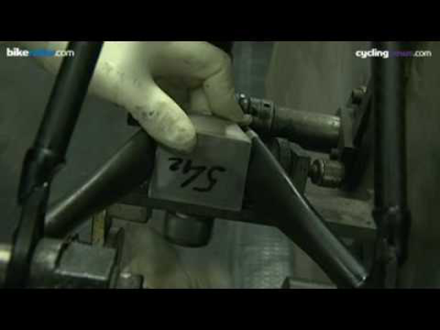 Hogyan készül a Colnago EPS váz.