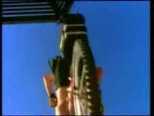 Alfine a rendőrbringában is