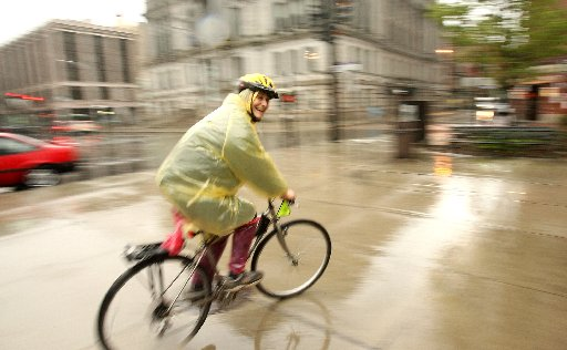 biciklizés esőben.1.png