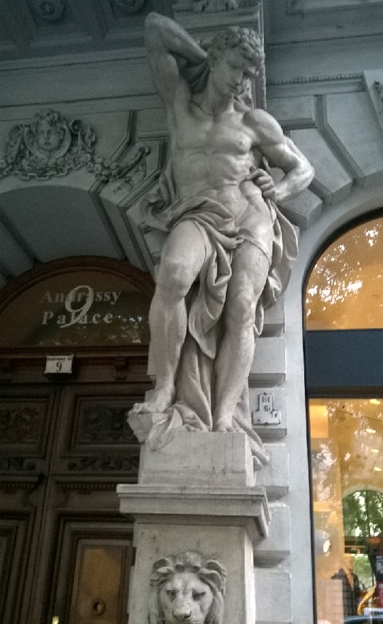 palace_szobor.jpg
