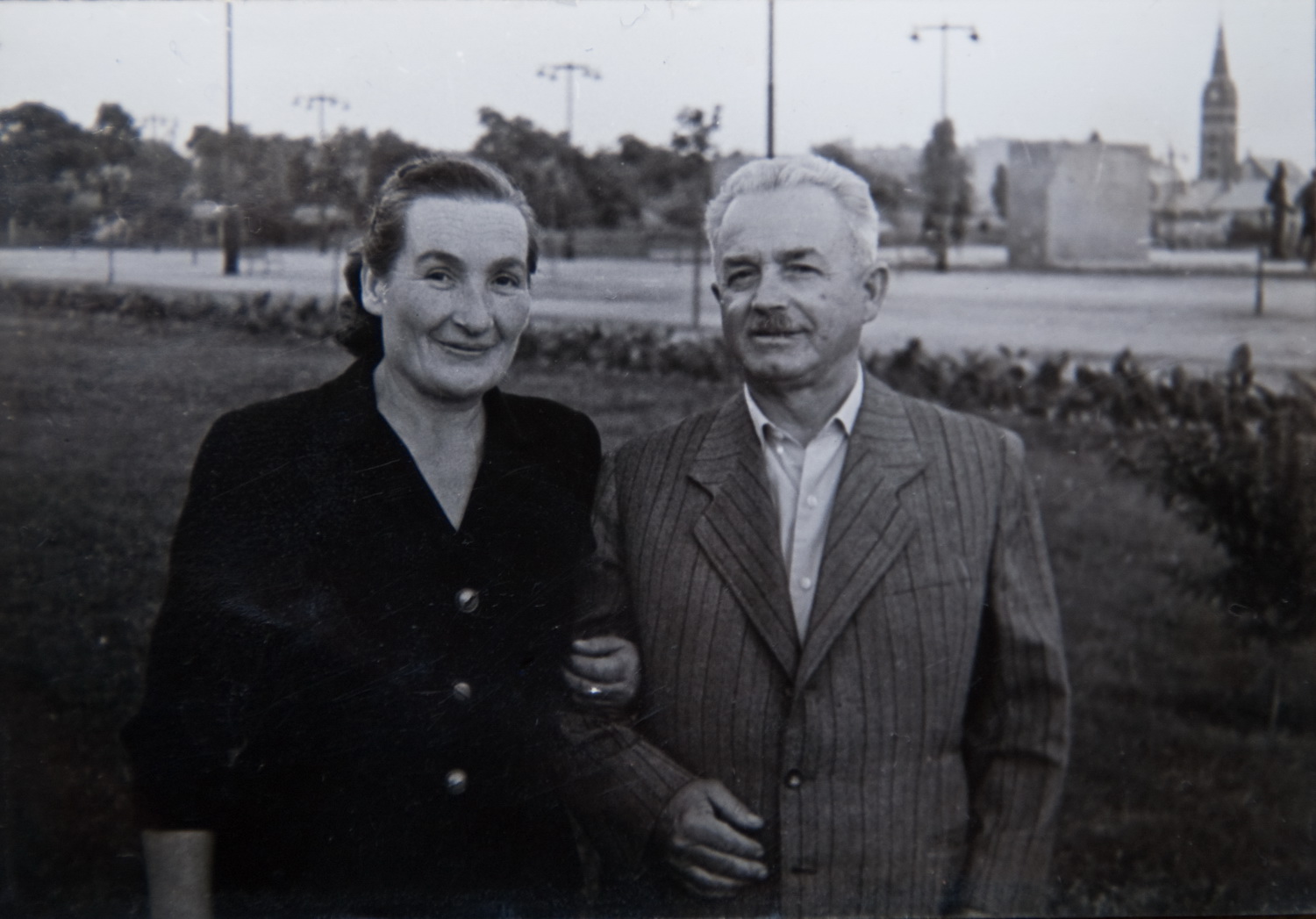 aa_nyugdijas_dinnyei_janos_folovaszmester_es_felesege.jpg