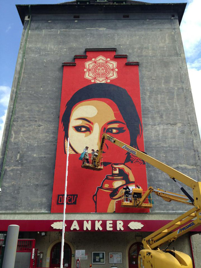 shepardfairey-commanda-vienna-03.jpg